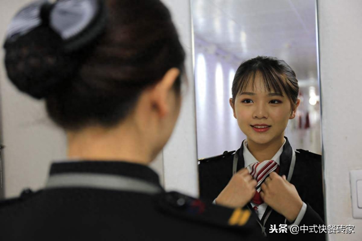 餐饮店礼貌用语有哪些内容，餐厅服务员礼貌礼节行为规范要求