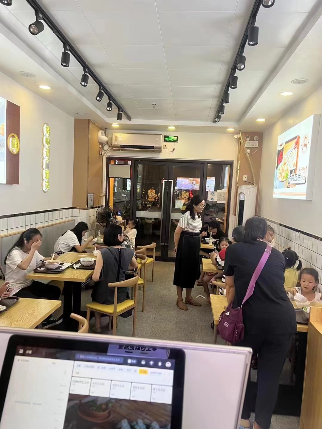 餐饮店如何设置团购优惠活动，郑嫂广雅介绍三个餐厅设置优惠促销的注意事项