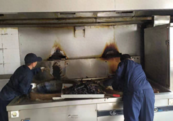 餐饮店油烟机多久清洗一次，一文了解餐厅油烟机的清洗频率