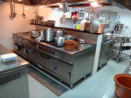 餐饮店设备清单表，分享超全面的小型餐馆厨房设备清单