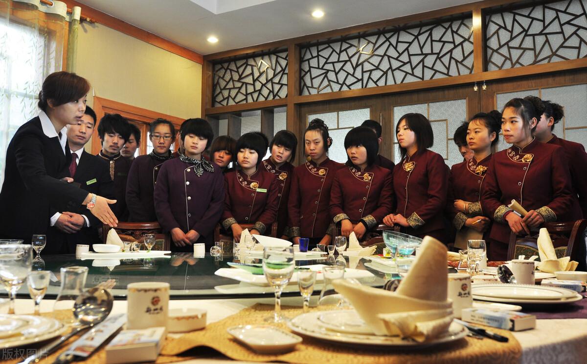 做餐饮行业需要学什么，做餐饮需要具备的五个学习思维
