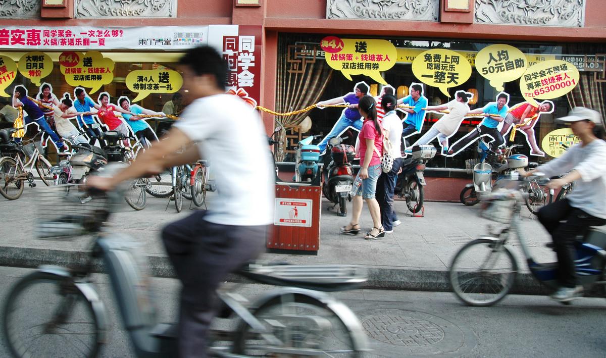 餐饮店如何吸引顾客进店，餐饮行业吸引顾客进店的三个小技巧