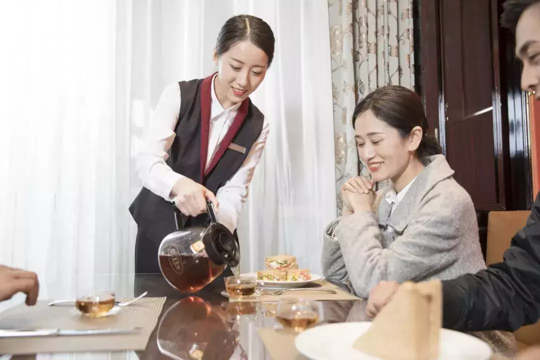 餐饮话术销售技巧，10个能提高餐厅销量的服务员话术技巧