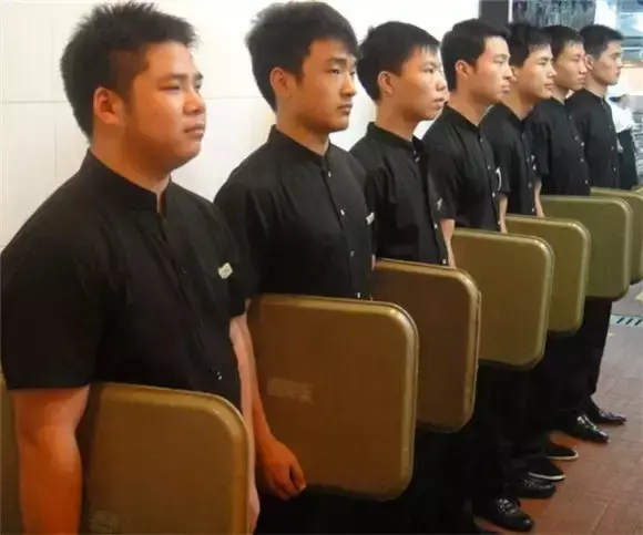 餐饮怎么管理不听话的员工，餐厅管理做到这7点员工有干劲